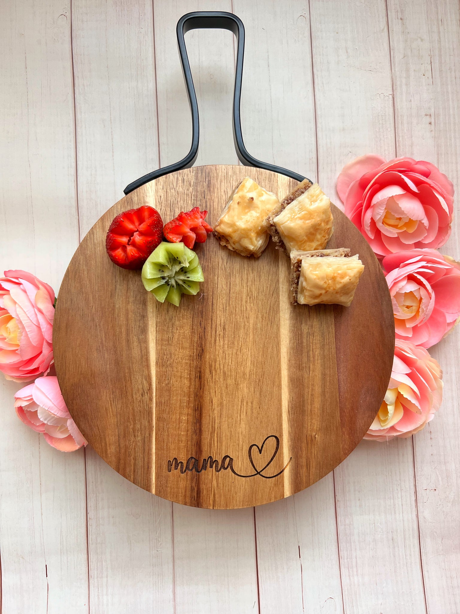 Mama serving/Cheese board.